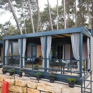 Total Escape Mobile Nera Camp Porton Biondi Ferienhaus Rovinj
